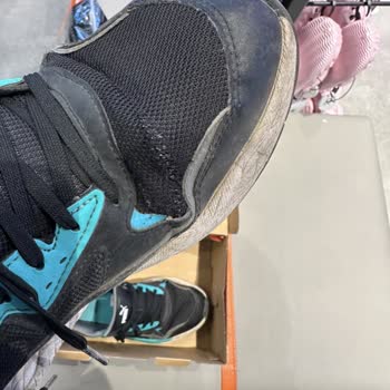 Kısa Sürede Yırtılan Puma Ayakkabıma FLO'dan Tatmin Edici Çözüm Yok