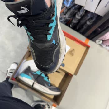 Kısa Sürede Yırtılan Puma Ayakkabıma FLO'dan Tatmin Edici Çözüm Yok