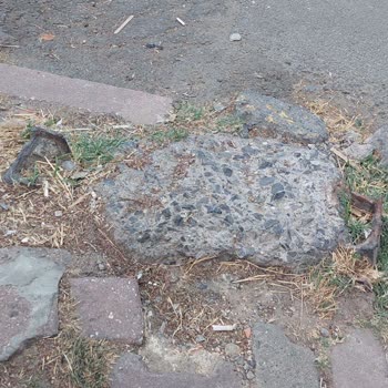 CK Boğaziçi Elektrik İhmal Edilen Tehlikeli Demir: Kazaya Davetiye