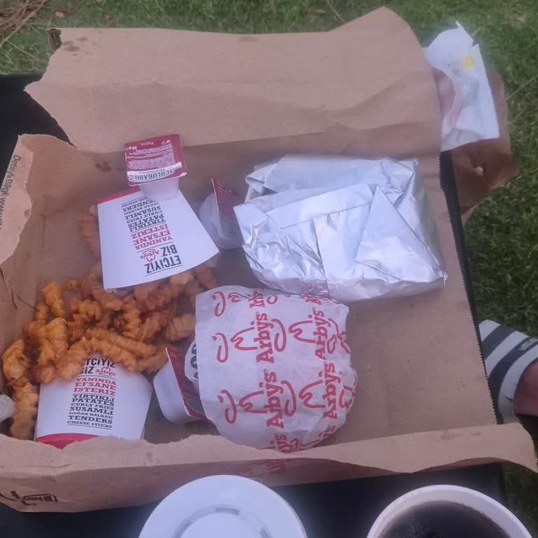 Arby's Aldığım Menü Eksik Geldi, Mağdur Oldum
