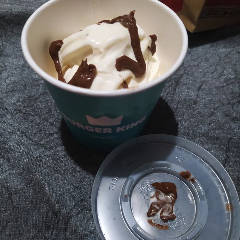 Ekstra Ücretle Aldığım Sos Bile Eksik, Dondurmalar Hayal Kırıklığı