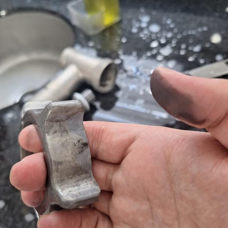 Hamur Yoğurma Makinesi Aparatlarında Renk Değişimi Ve Siyah Leke Sorunu
