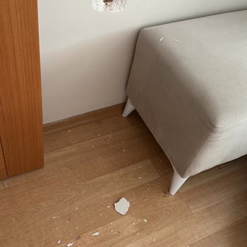 Montaj Ekibi Duvarı Zedeledi Ve TV Ünitesini Yamuk Taktı