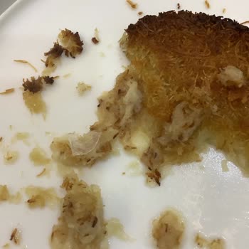 Hazır Künefeden Plastik Parça Çıktı, Sağlığım Tehlikeye Girdi