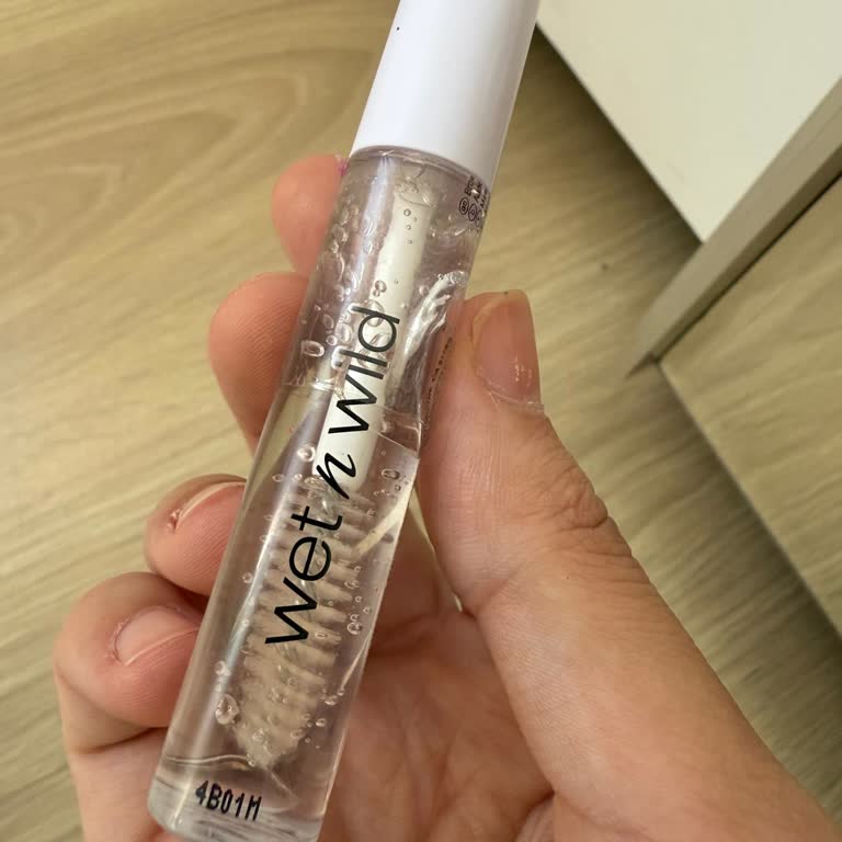 Wet N Wild Kaş Sabitleyici Hiçbir Etki Göstermiyor