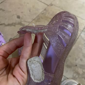 İki Ayda Deforme Olan Sandalet İçin Değişim Talebi