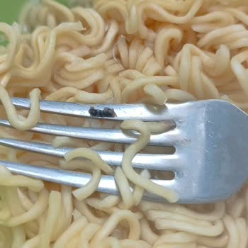 İndomie Ürününde Yabancı Madde Ve İlgisiz Müşteri Hizmeti