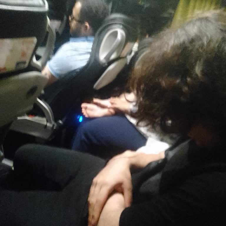Tekli Koltuk Beklerken Çift Kişilik Koltuk Şoku