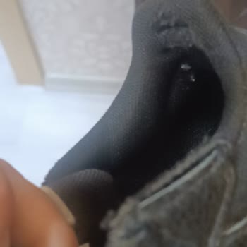 Adidas Ayakkabının Kısa Sürede Yıpranmasına FLO Mağazasından Çözüm Alamadım