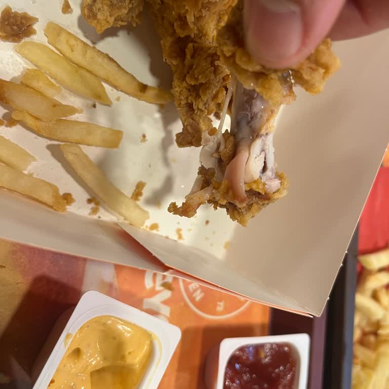 Popeyes Cadde54'te Kötü Servis Ve Sağlıksız Ürün Deneyimi
