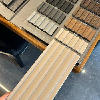 Duvar Panelinde Bariz Renk Hatası Ve Çözümde İlgisizlik