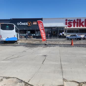 Köfteci Yusuf'ta Açık Alanda Küçük Köpekle Oturmaya İzin Verilmedi