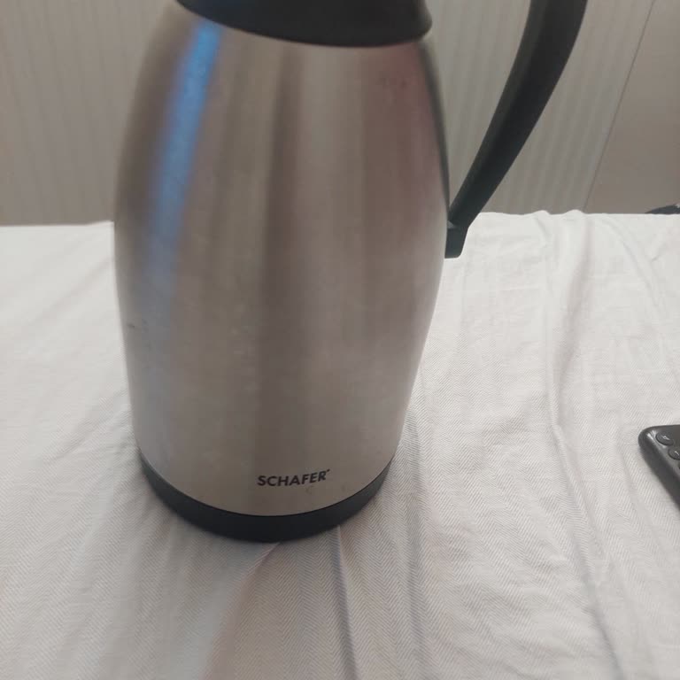 Schafer Termosum Isı Tutmuyor ve Dış Yüzeyi Isınıyor