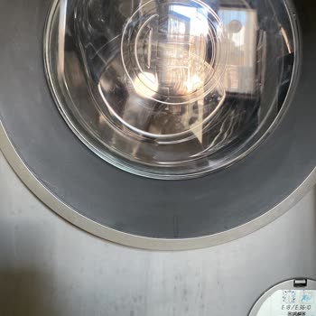 Çamaşır Makinesinde Kalıcı Deterjan Ve Su Lekeleri Sorunu