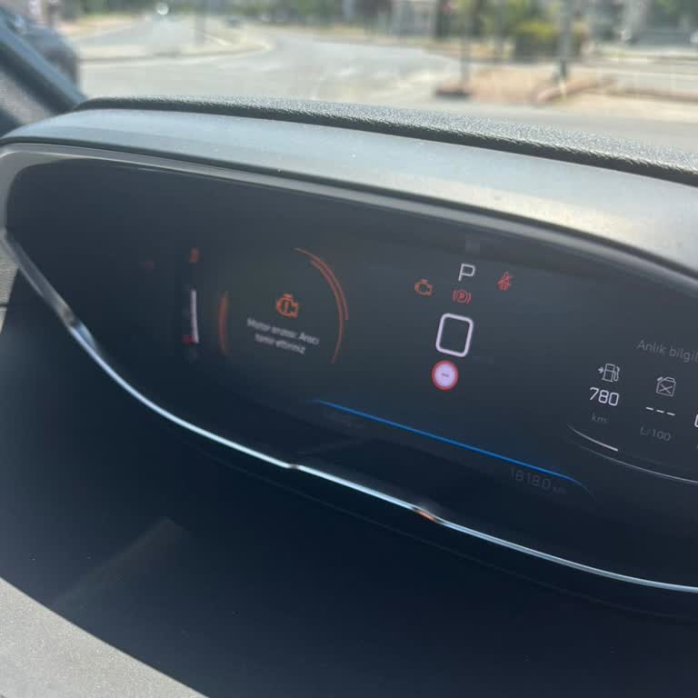 Seyir Halindeyken Motor Arızası Uyarısı Ve Seyahat Öncesi Endişe