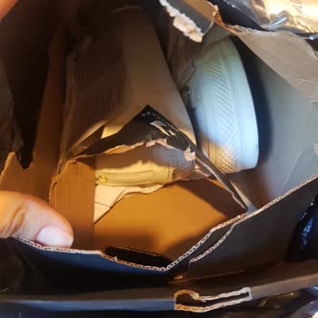 Aldığım Ayakkabı Kullanılmış Ve Kötü Durumda Geldi