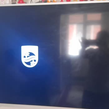 Philips TV Sürekli Açılıp Kapanıyor Ekranda Sadece Marka Yazısı Görünüyor