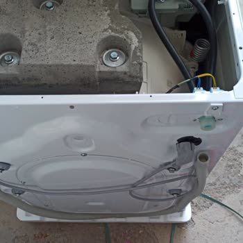 Hasarlı Çamaşır Makinesi İadesinde Muhatap Bulamıyorum