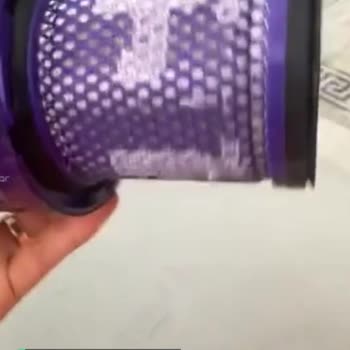 Dyson V12 Detect Slim Absolute Süpürgem Temizlesem Dahi Kirli Filtre Uyarısı Veriyor