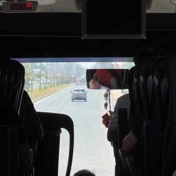 Otobüs Gecikmesi Ve Uzun Duraklar Yolculuğu Zorlaştırıyor