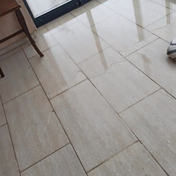 Balkon Camlarında Sürekli Su Sızıntısı Ve İlgisizlik