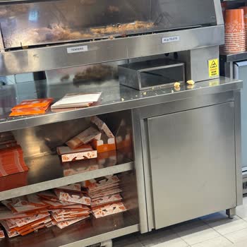 Popeyes Çayırova Şubesinde Hijyen Ve Servis Sorunu