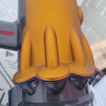 Dyson V12 Süpürgede Lastik Sorunu Ve Garanti Sonrası Yetersiz Destek