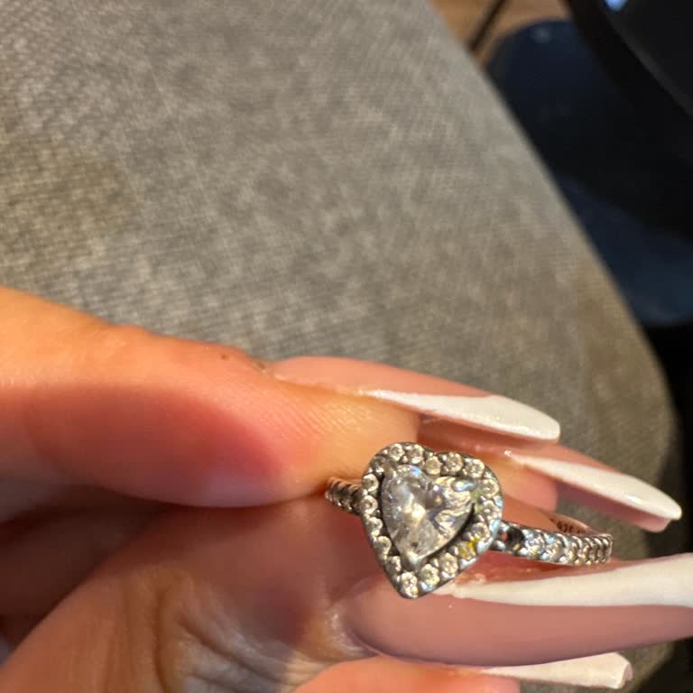 Pandora'dan Alınan Takıların Kısa Sürede Bozulması Hayal Kırıklığı Yarattı