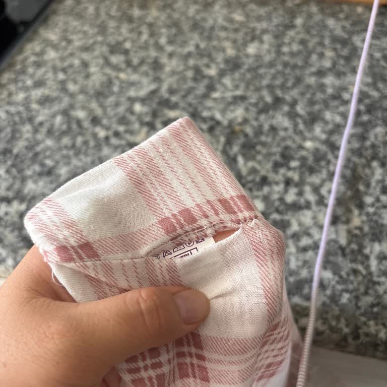 Aldığım Pijamanın Arkası Yırtık Çıktı Şaşkınım