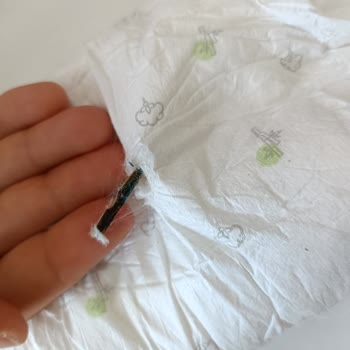 Bebek Bezinden Çıkan Büyük Tahta Parçası Güvenimizi Sarstı