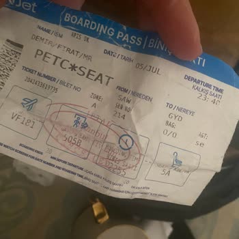 Ajet Personelinin Bilgisizliği Ve Kapıdaki İlgisizlik Seyahatimi Mağdur Etti