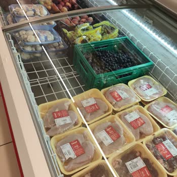 Çiğ Tavuk Ve Meyvelerin Aynı Dolapta Bulundurulması Sağlığımızı Tehdit Ediyor