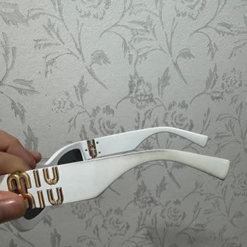 Gözlükte Renk Değişimi Ve Yetersiz Destek