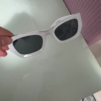 Gözlükte Renk Değişimi Ve Yetersiz Destek