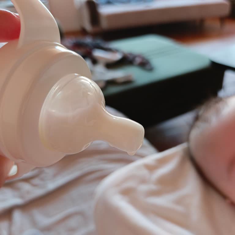 Wee Baby Biberonun Süt Akışı 0-6 Ay Bebekler İçin Uygun Değil