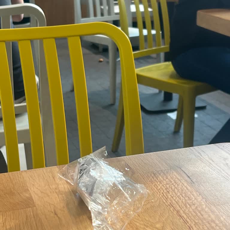 Dürümle Restoranda Temizlik Eksikliği Ve İlgisiz Personel Deneyimi!