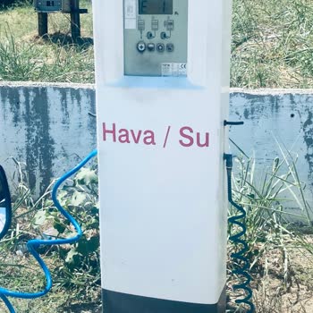 Shell İstasyonunda İlgisiz Çalışanlar Ve Arızalı Hava Makinesi Mağduriyeti