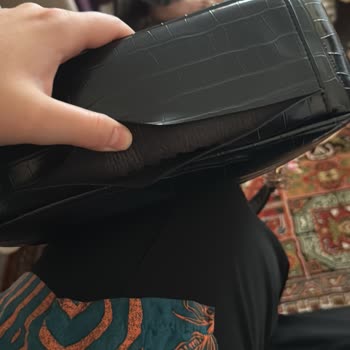 Nine West Aldığım Deri Çanta Bir Günde Kullanılamaz Hale Geldi!