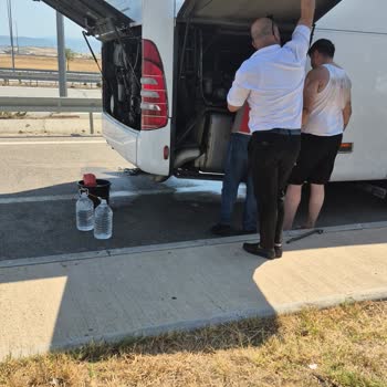 Otobüs Arızası Sonrası 4 Saat Yolda Bekletildik Firma İlgisiz Kaldı