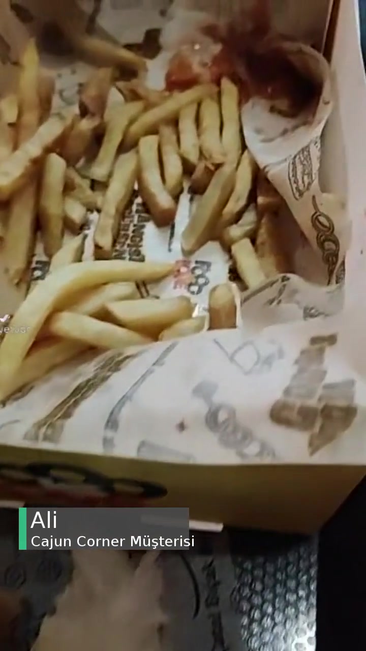 Cajun Corner Yediğim En Kötü Burger Olabilir videonun kapak resmi