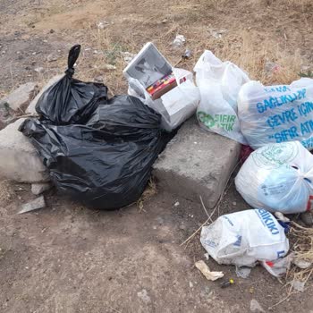 Kırıkkale Merkez'de Çöp Konteyneri Eksikliği Ve Duyarsızlık