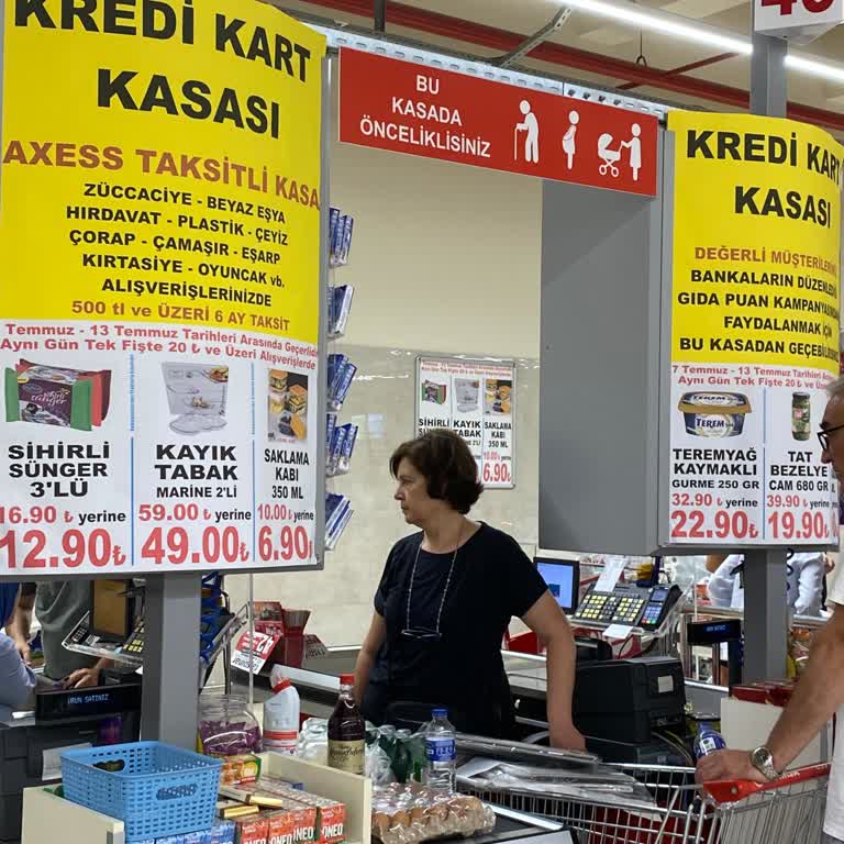 Bebekli Müşterilere Öncelik Tanınmaması Ve Yetersiz Yardım