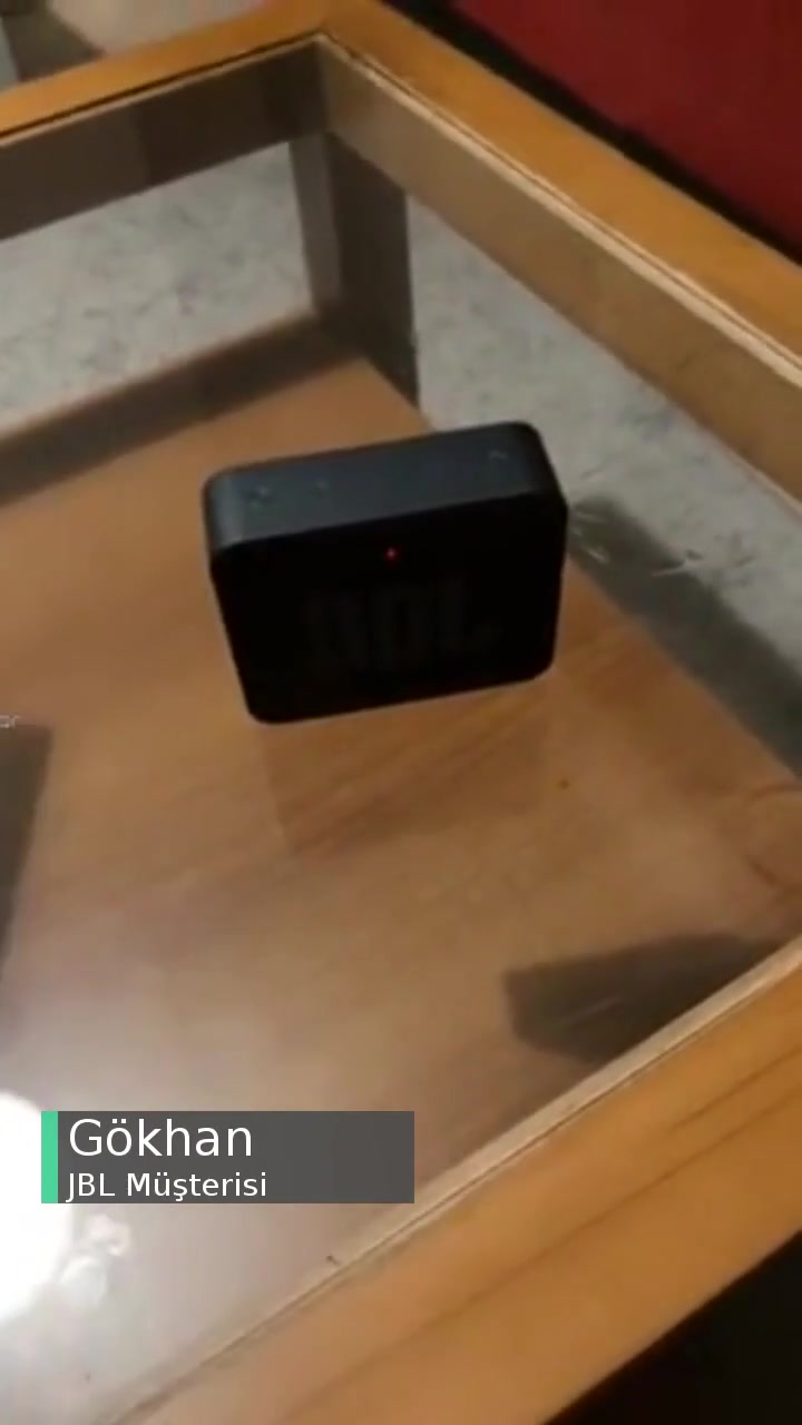 JBL Kırmızı Işık Yanıp Sönüyor videonun kapak resmi