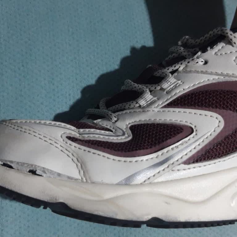 Kısa Sürede Yırtılan Skechers Ayakkabılar Ve Yetersiz Müşteri Hizmeti