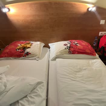 Prag'daki Otelin Kötü Koşulları Tatil Deneyimimi Olumsuz Etkiledi