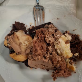 Doğum Günü Pastası Bayat Ve Ekşi Çıktı