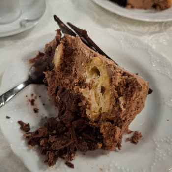 Doğum Günü Pastası Bayat Ve Ekşi Çıktı