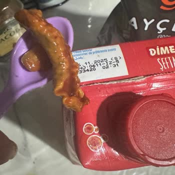 Dimes Meyve Suyunda Son Kullanma Tarihi Geçmemişken Çıkan Yabancı Maddeler Şaşkınlık Yarattı