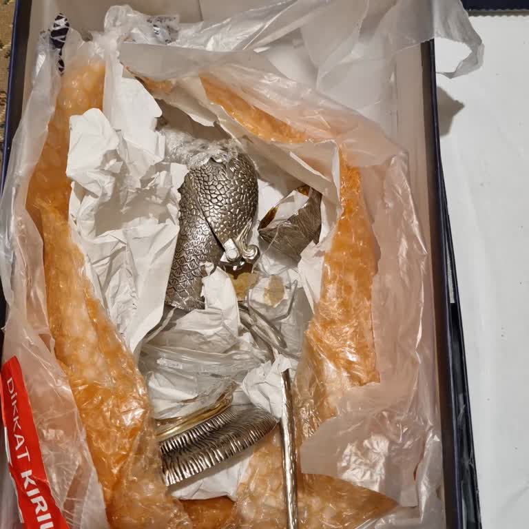 Sürat Kargo Kırılan Ürün, Oyalayan Kargo: Tazminat Süreci Kabusa Döndü!