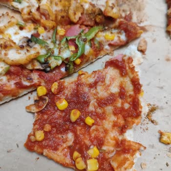 Domino's Pizza Ekstra Ücretle Eksik Malzeme: Hayal Kırıklığına Uğradım!